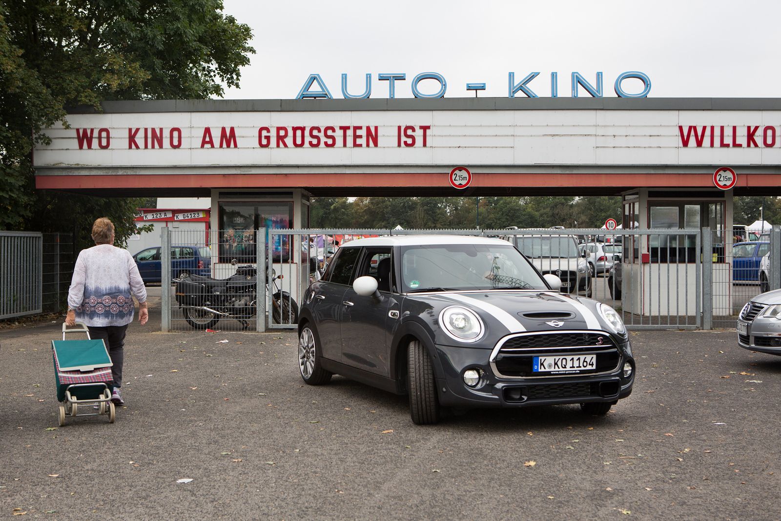 A MINI Cooper S at the entrance of a drive-in cinema in Cologne