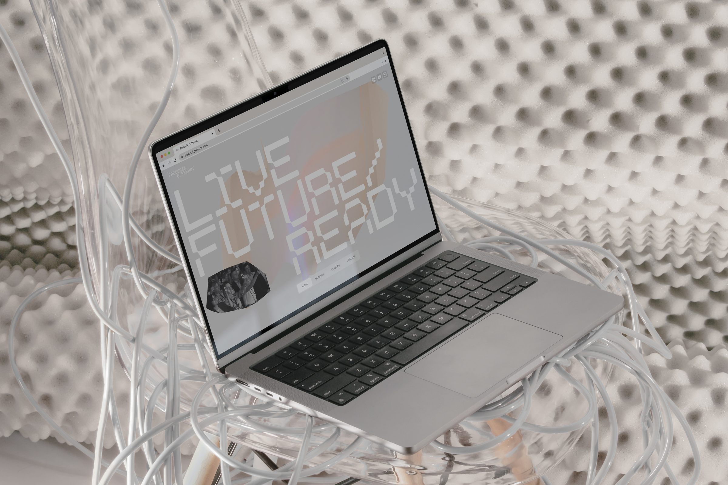 Frederik G. Pferdt social media mockup